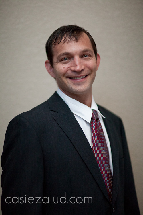 Portraits: Business headshots man in a suit